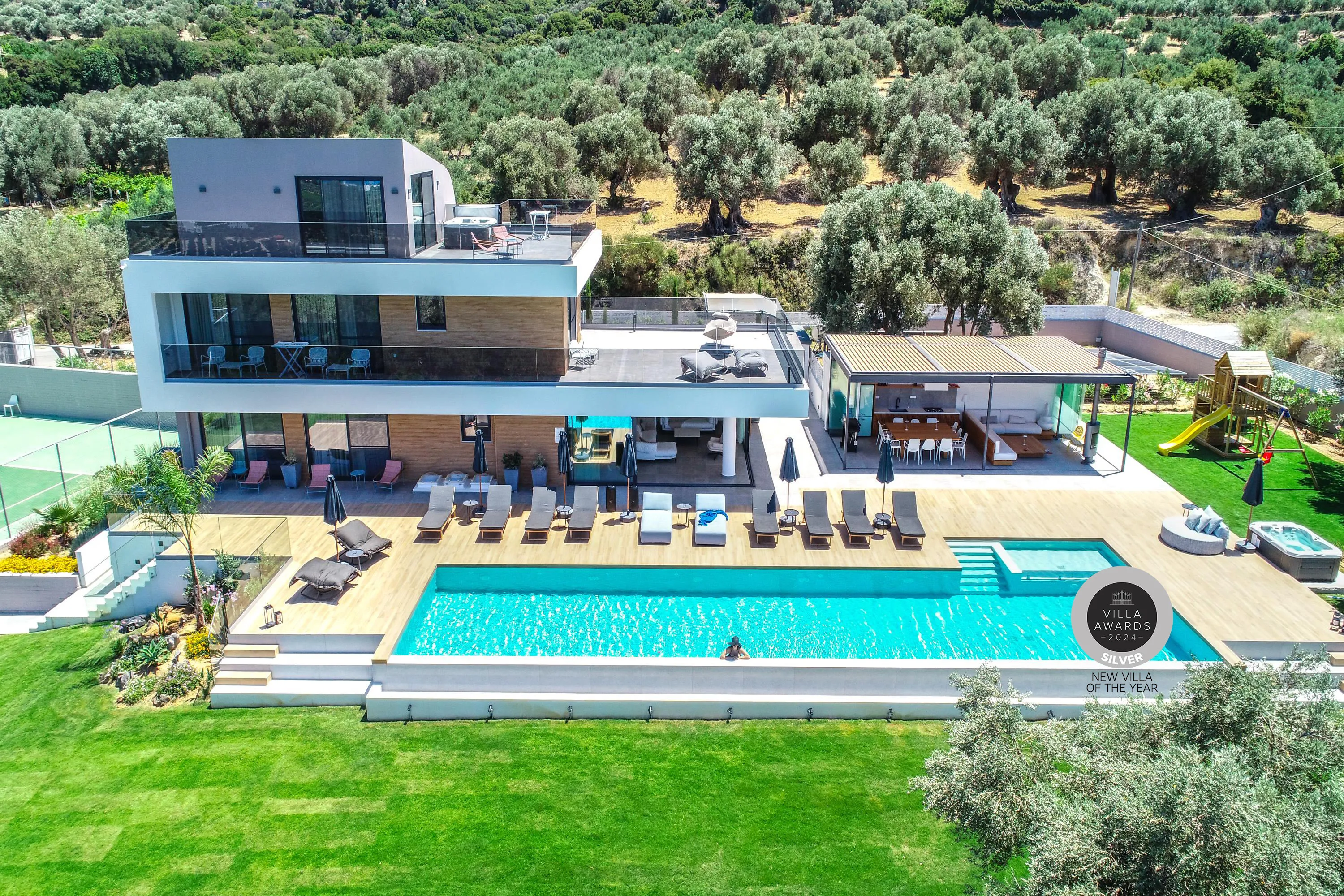 A special children’s compartment (0,50 meters deep) is available at the pool!
