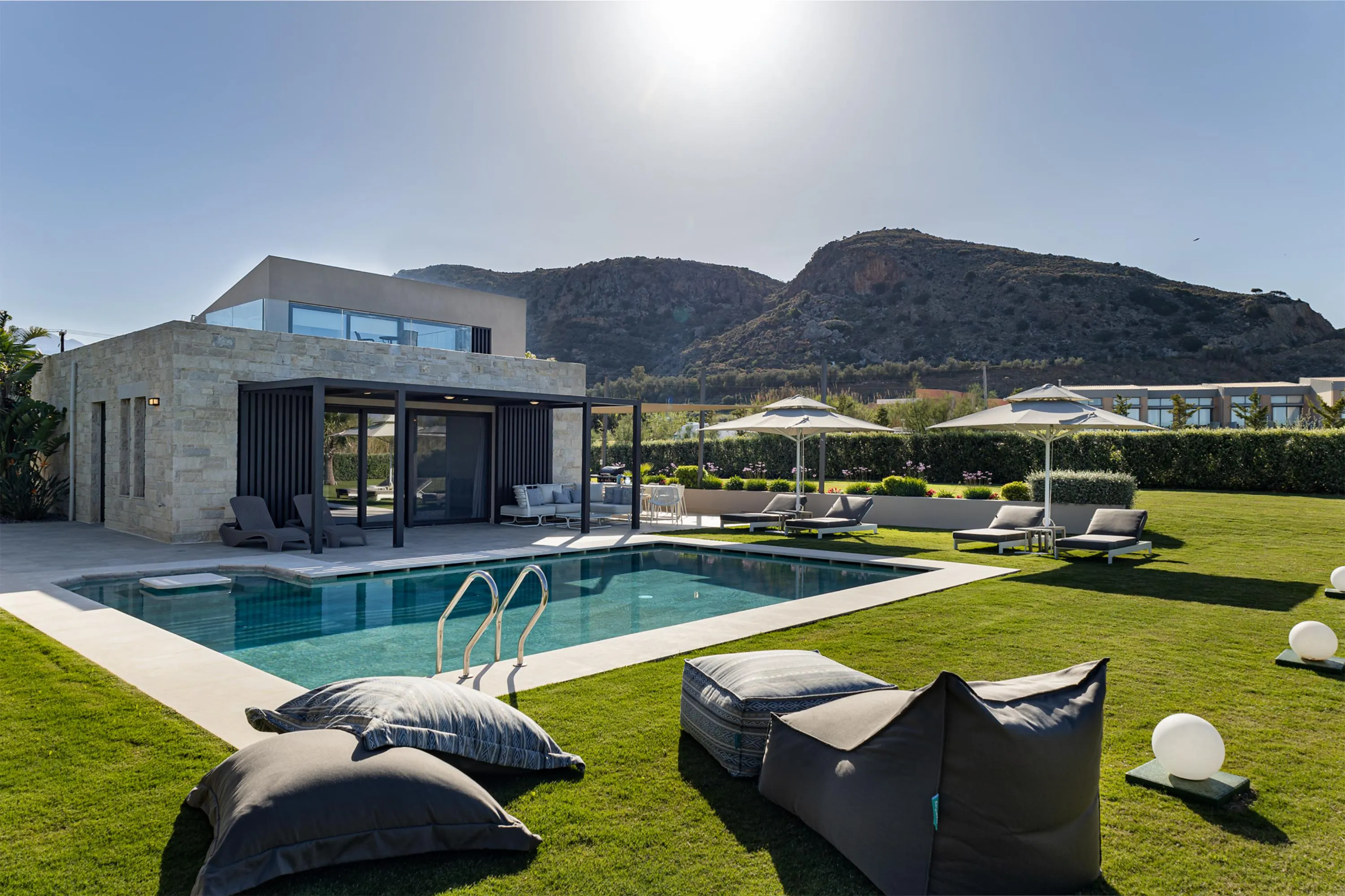 The guests of Iniada Villas can also benefit from the facilities and VIP services provided by a nearby 5* hotel. The owner will provide more information upon arrival.