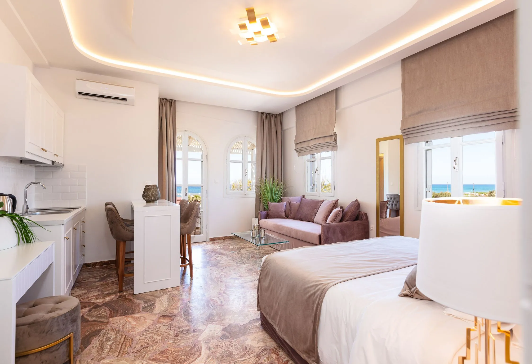 Pinelopi Beach Suites - 2