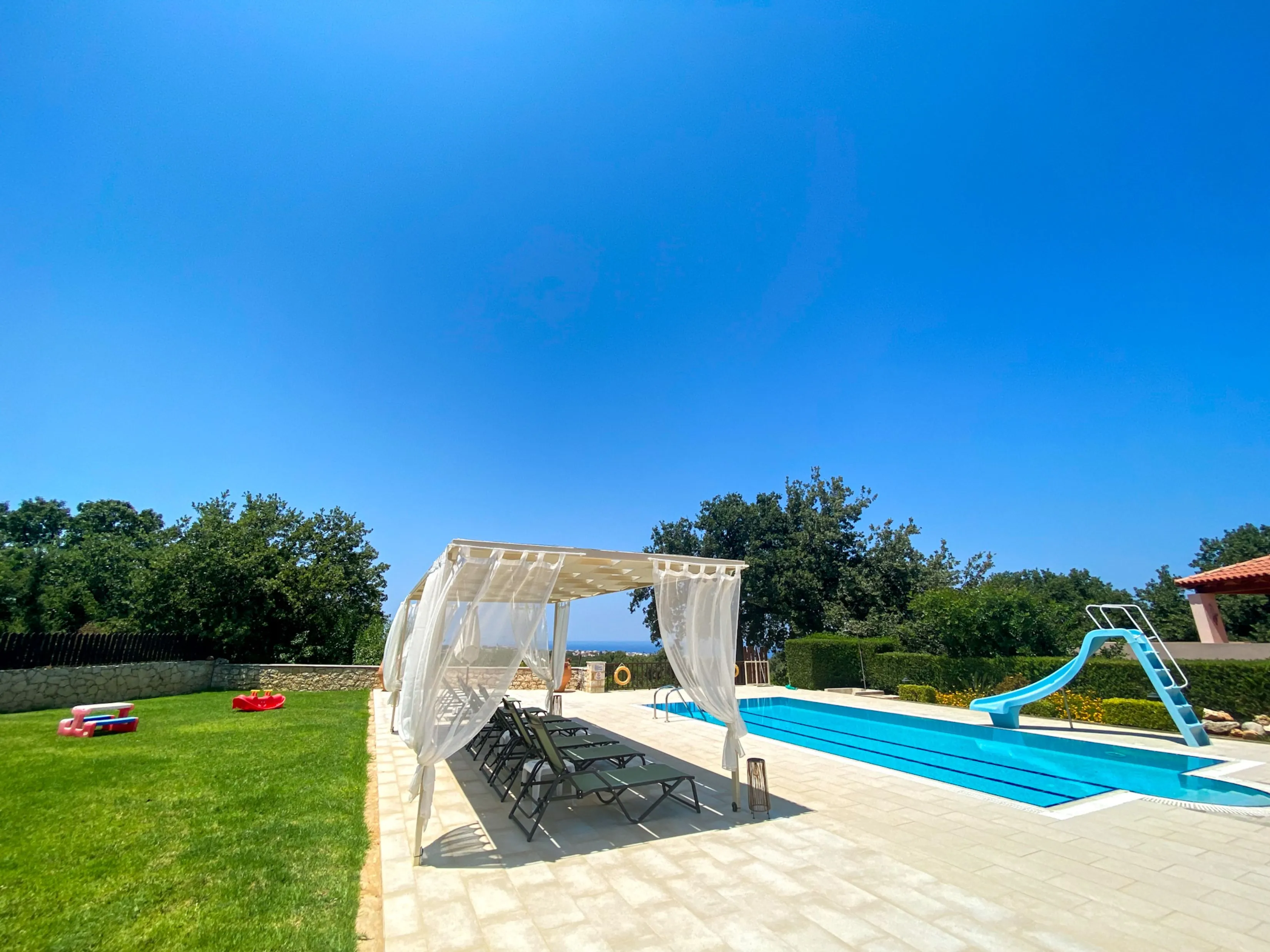 Acorn Villa - 2