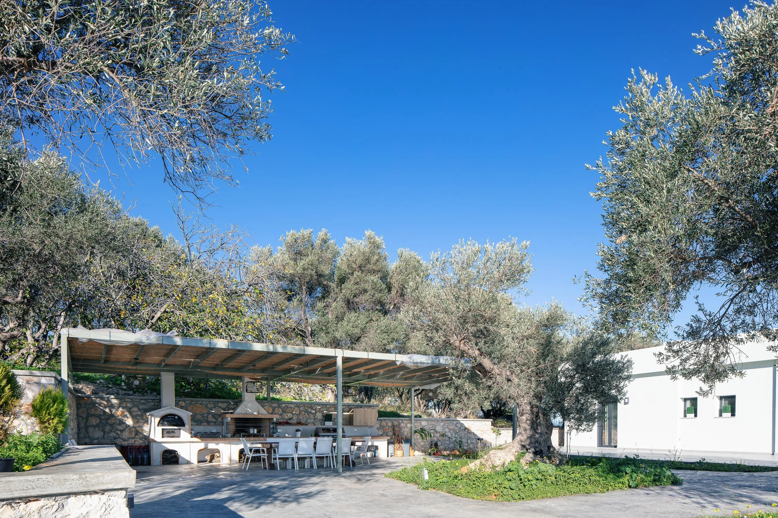 The outdoor dining area for all guests, where you can enjoy your dinner