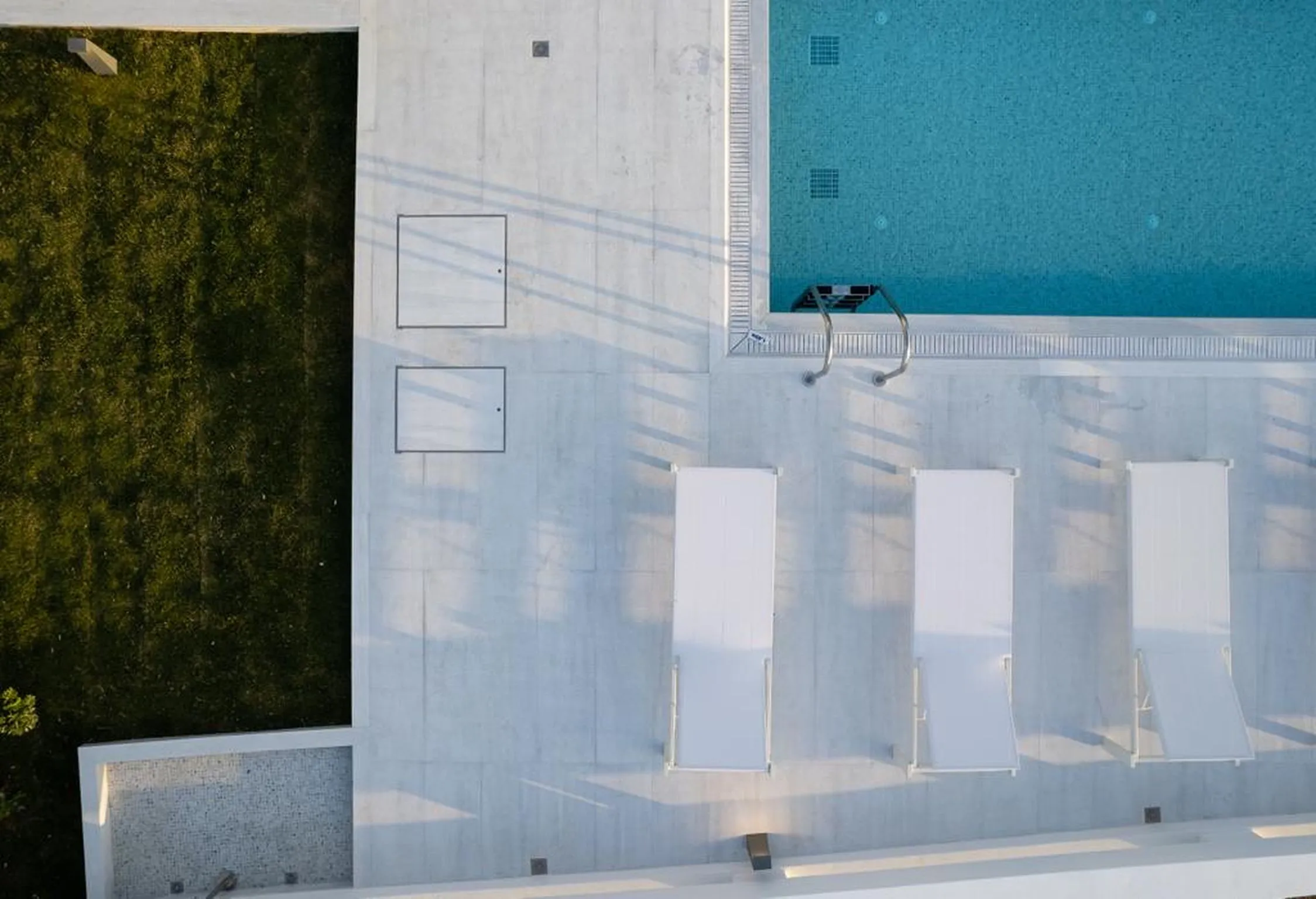 Aerial view sun loungers - Day light