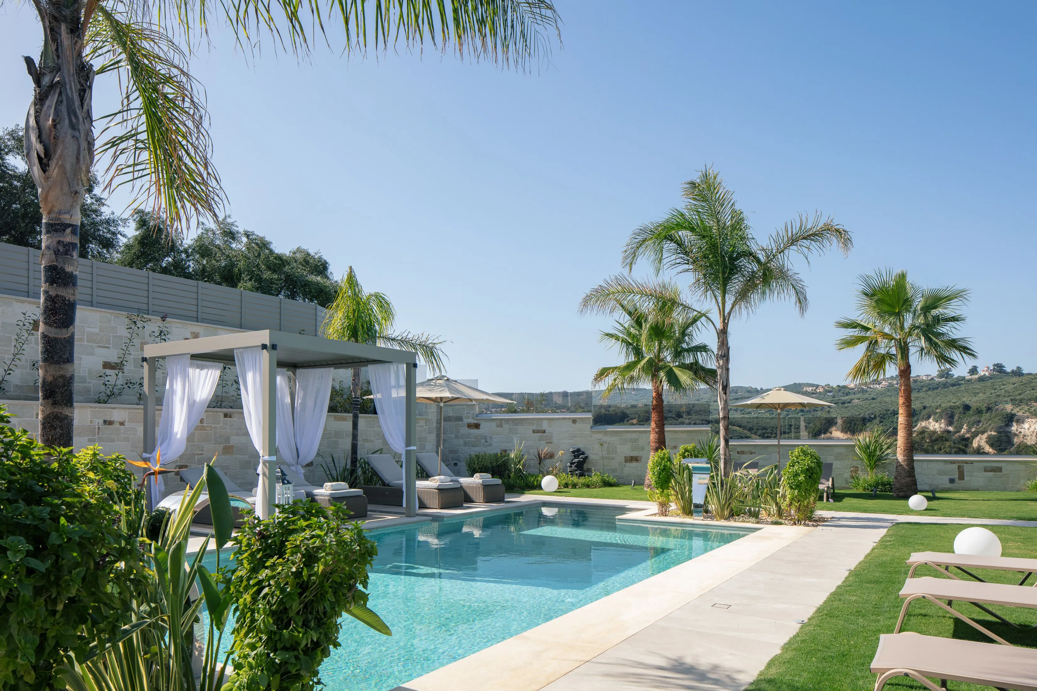 Calluna Villa is approved by the Greek Tourism Organization & managed by "etouri vacation rental management".