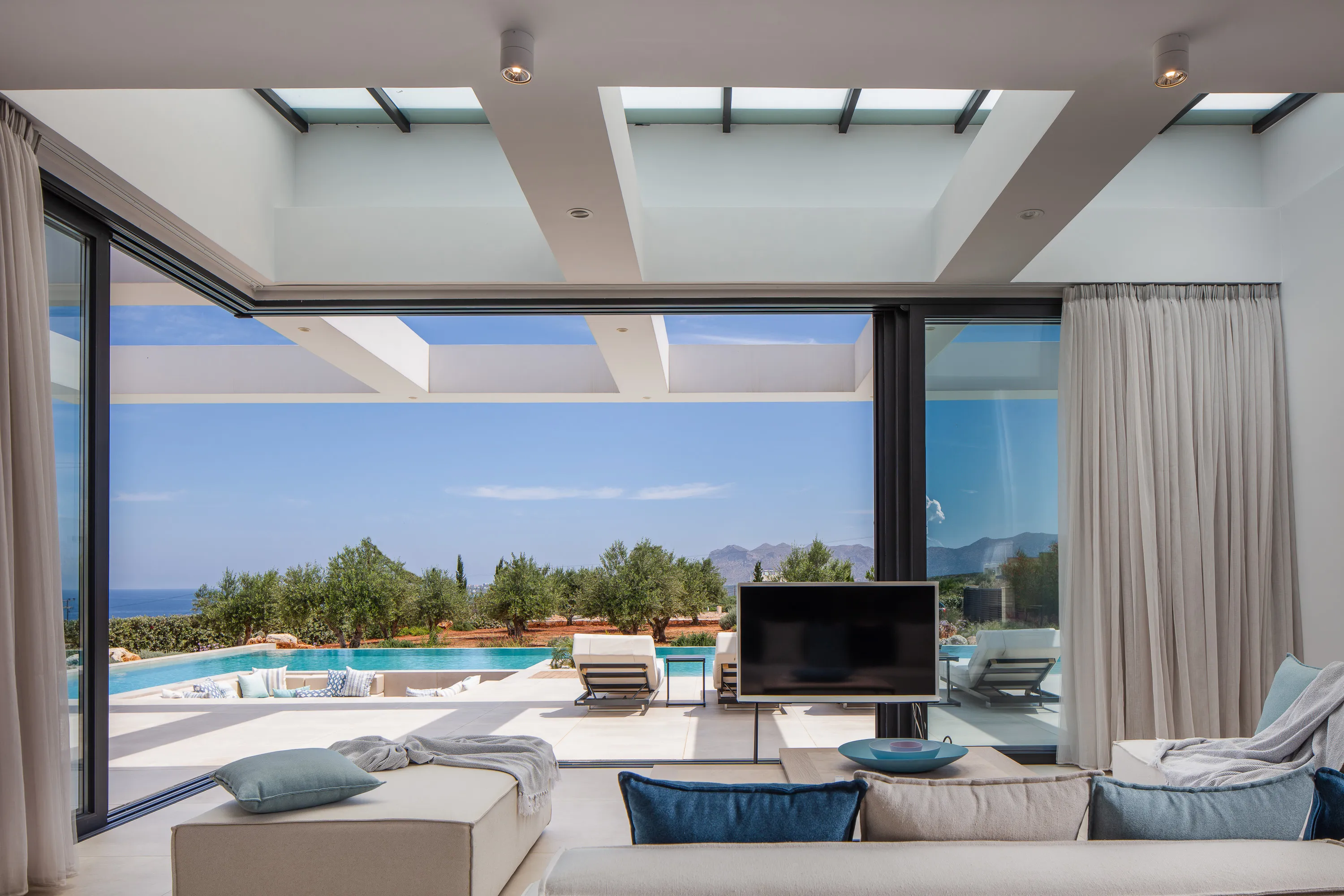 Modern 55’’ flat-screen for ultimate comfort.