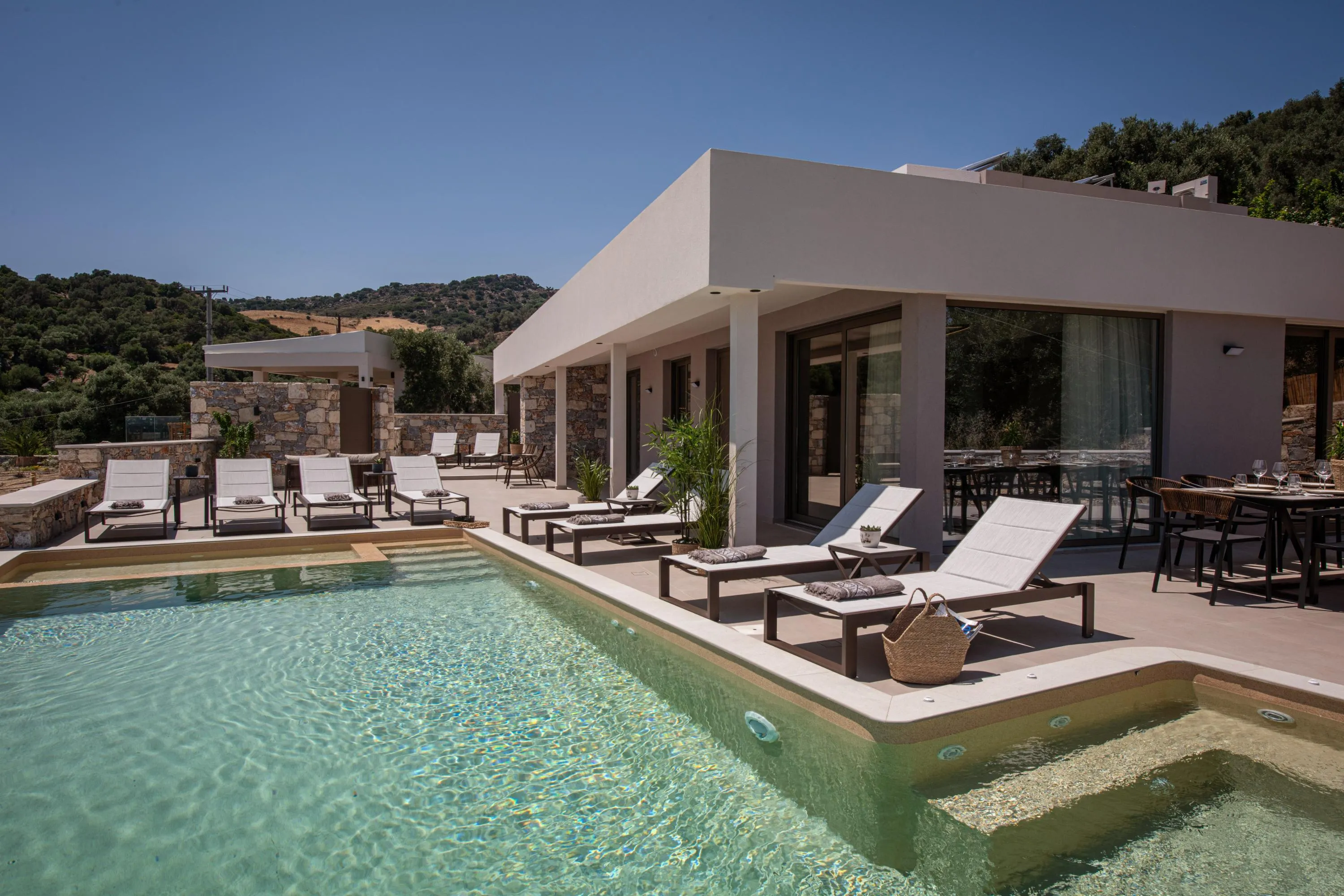Ideal for families or groups, the villa features a fully independent studio for added flexibility, a private pool, and a well-equipped BBQ area for unforgettable moments under the sun.
