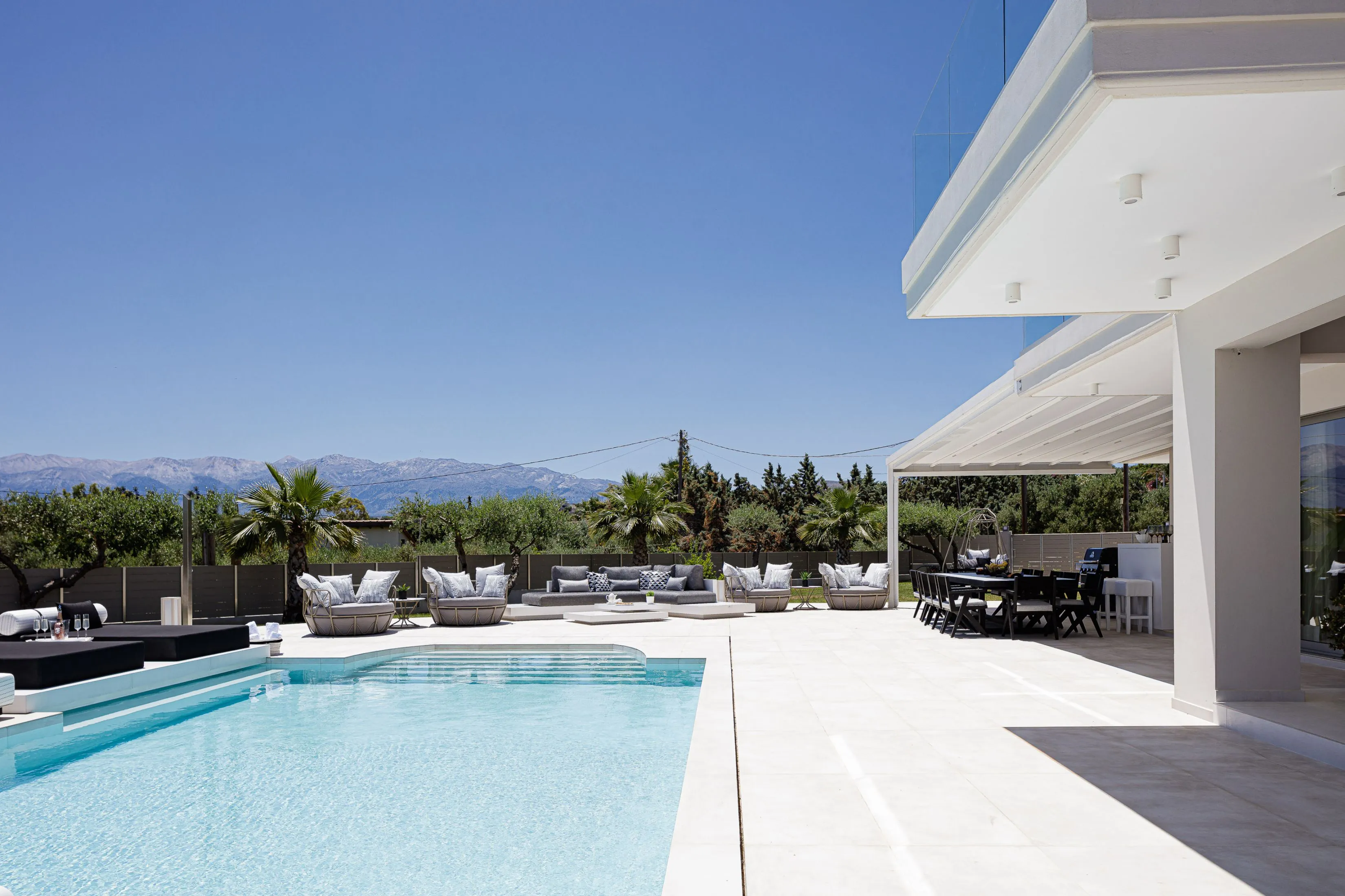 Shaded pergola including gas barbecue facilities