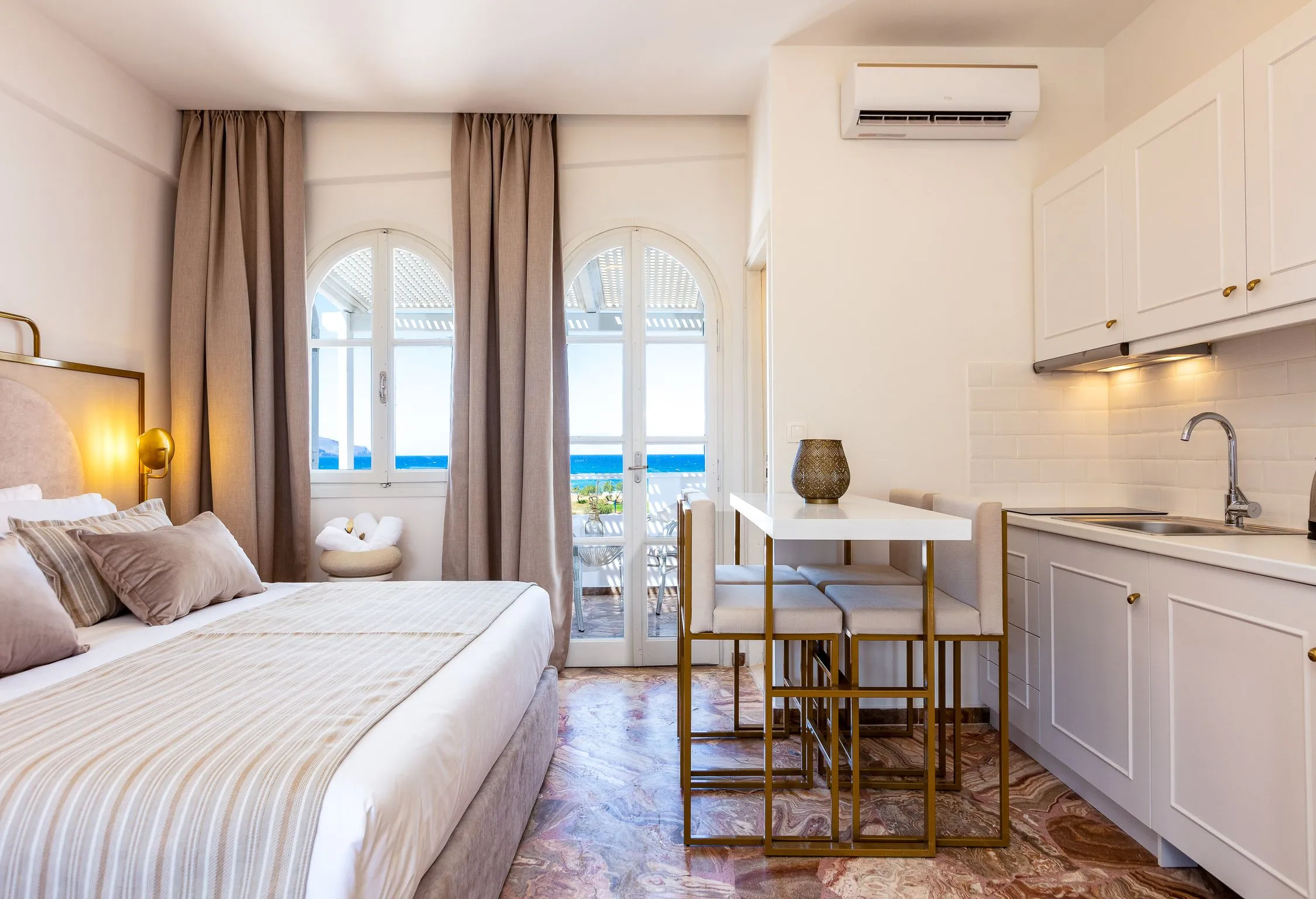Pinelopi Beach Suites - 5
