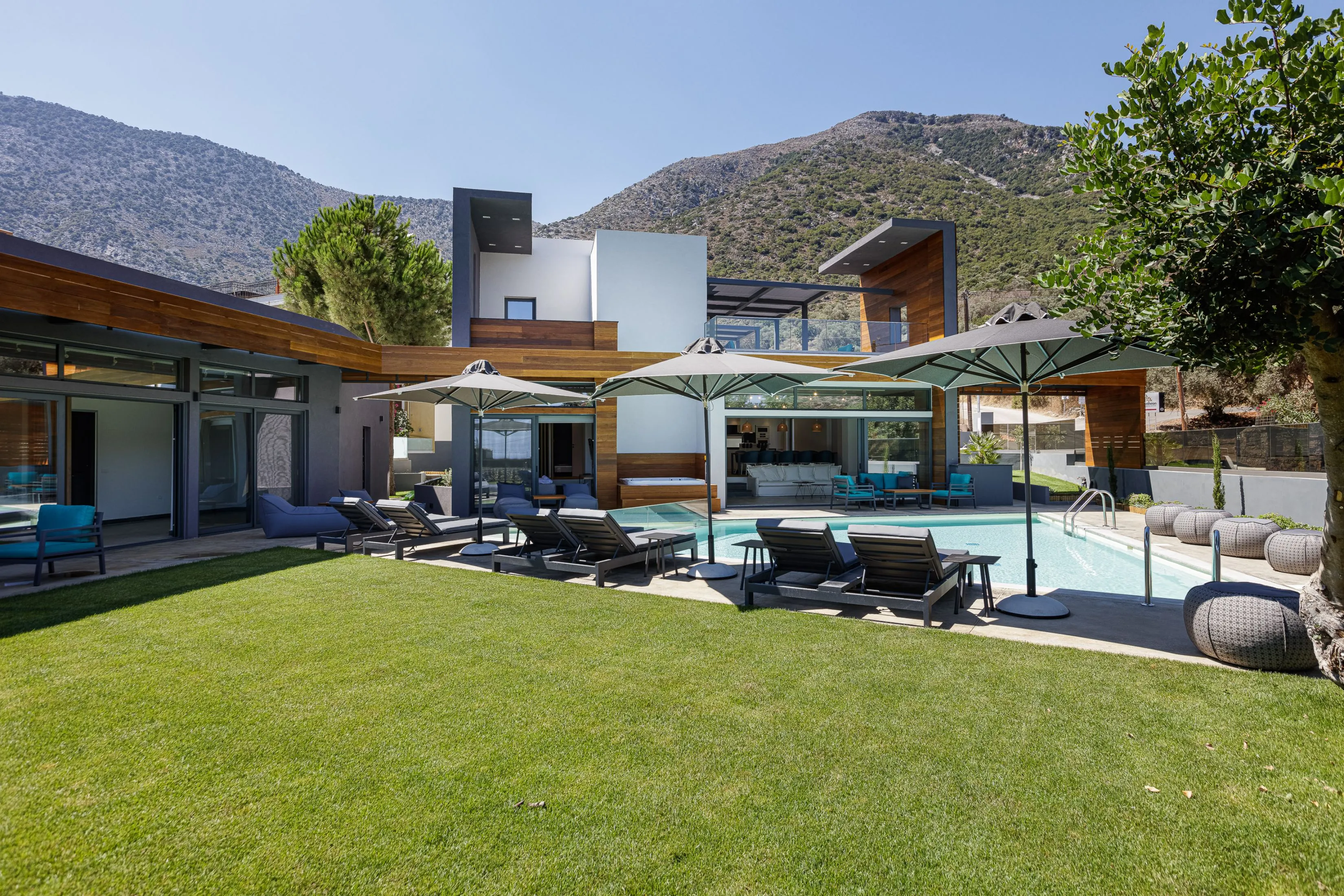 Vista Paraiso Luxury House...your private holiday getaway!
