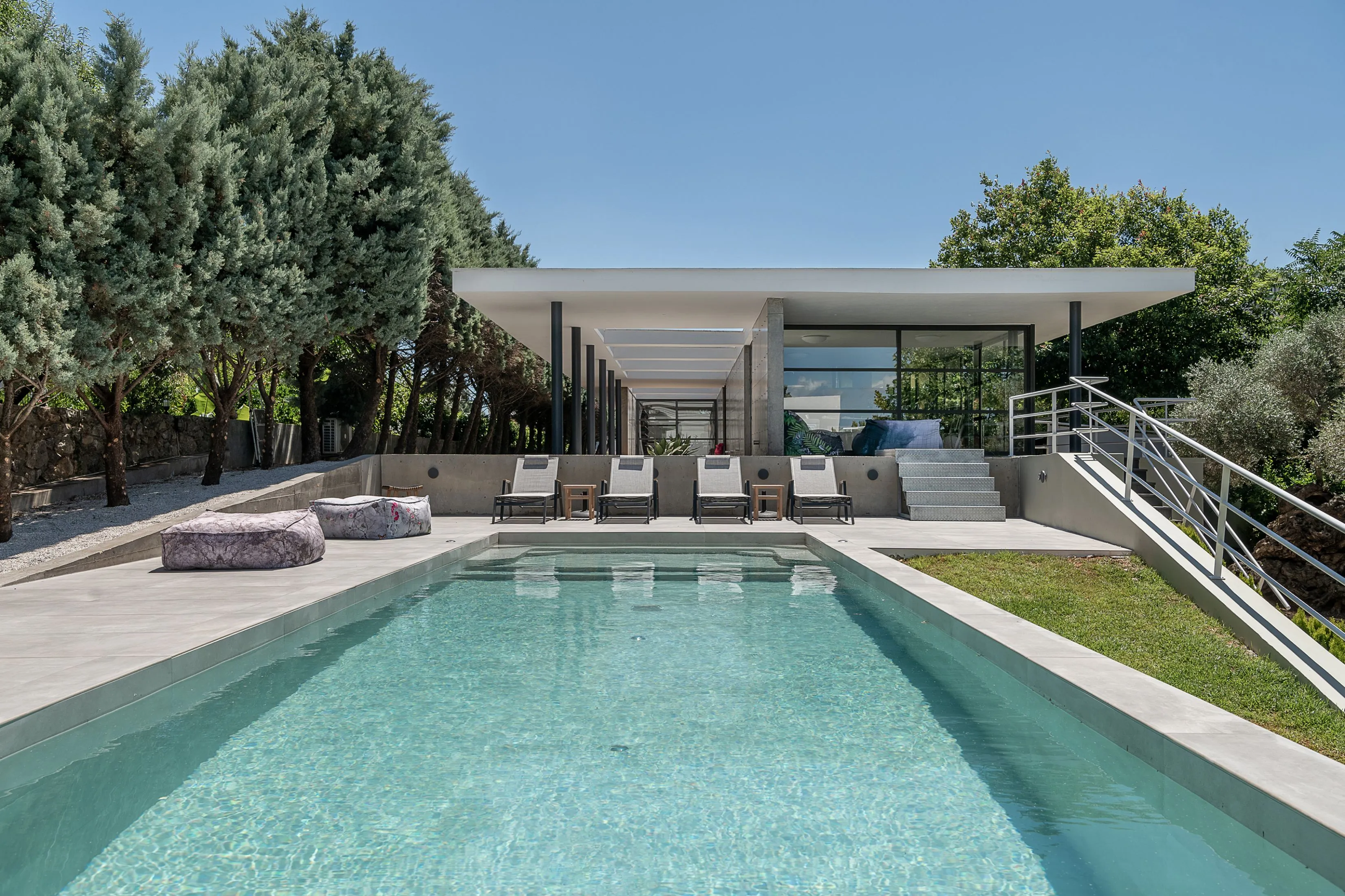 Villa 7 is a 300 square meter villa built on 2 levels