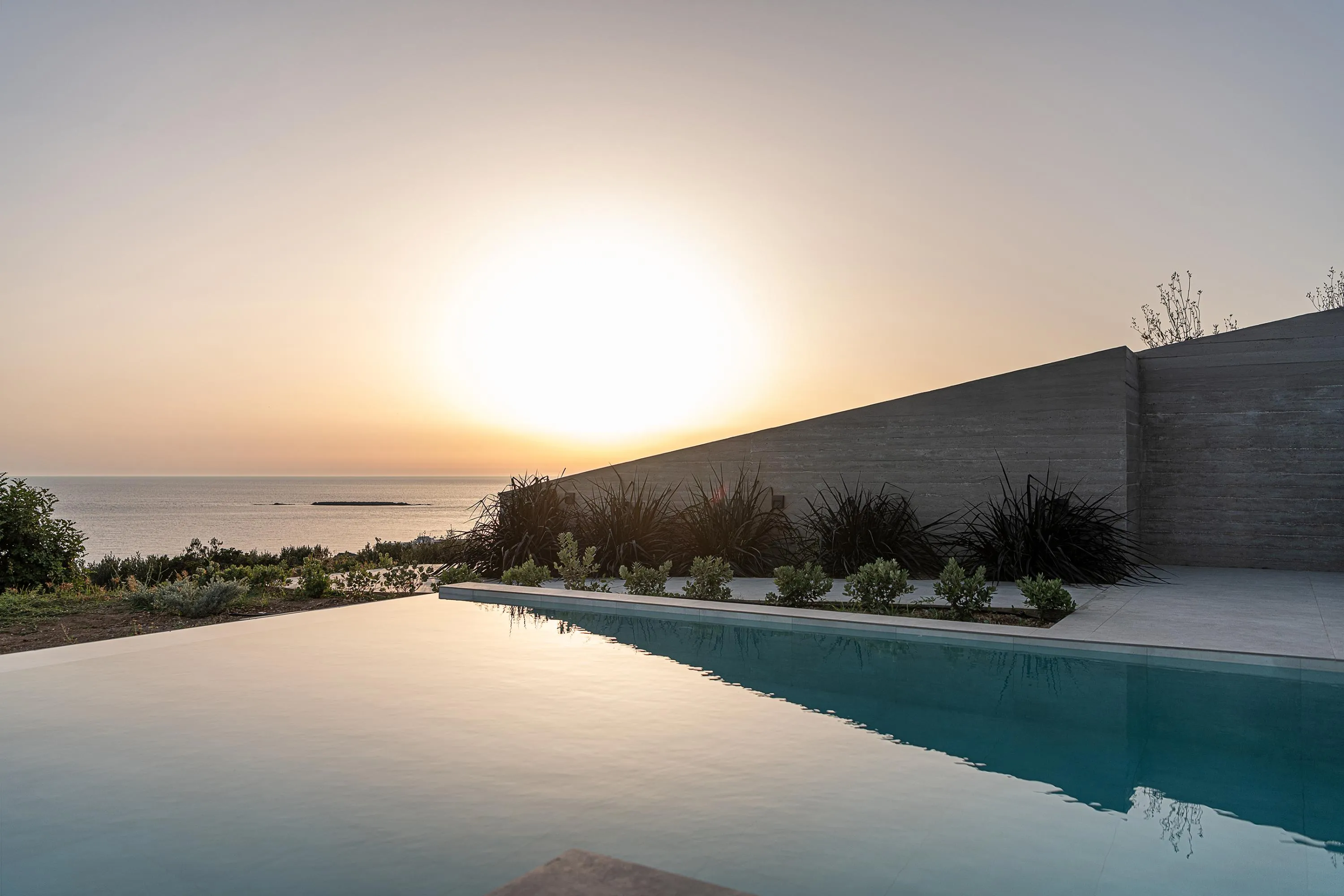 A single-level 3-bedroom villa, spread across 125 sq.m, comfortably accommodating up to 6 guests.