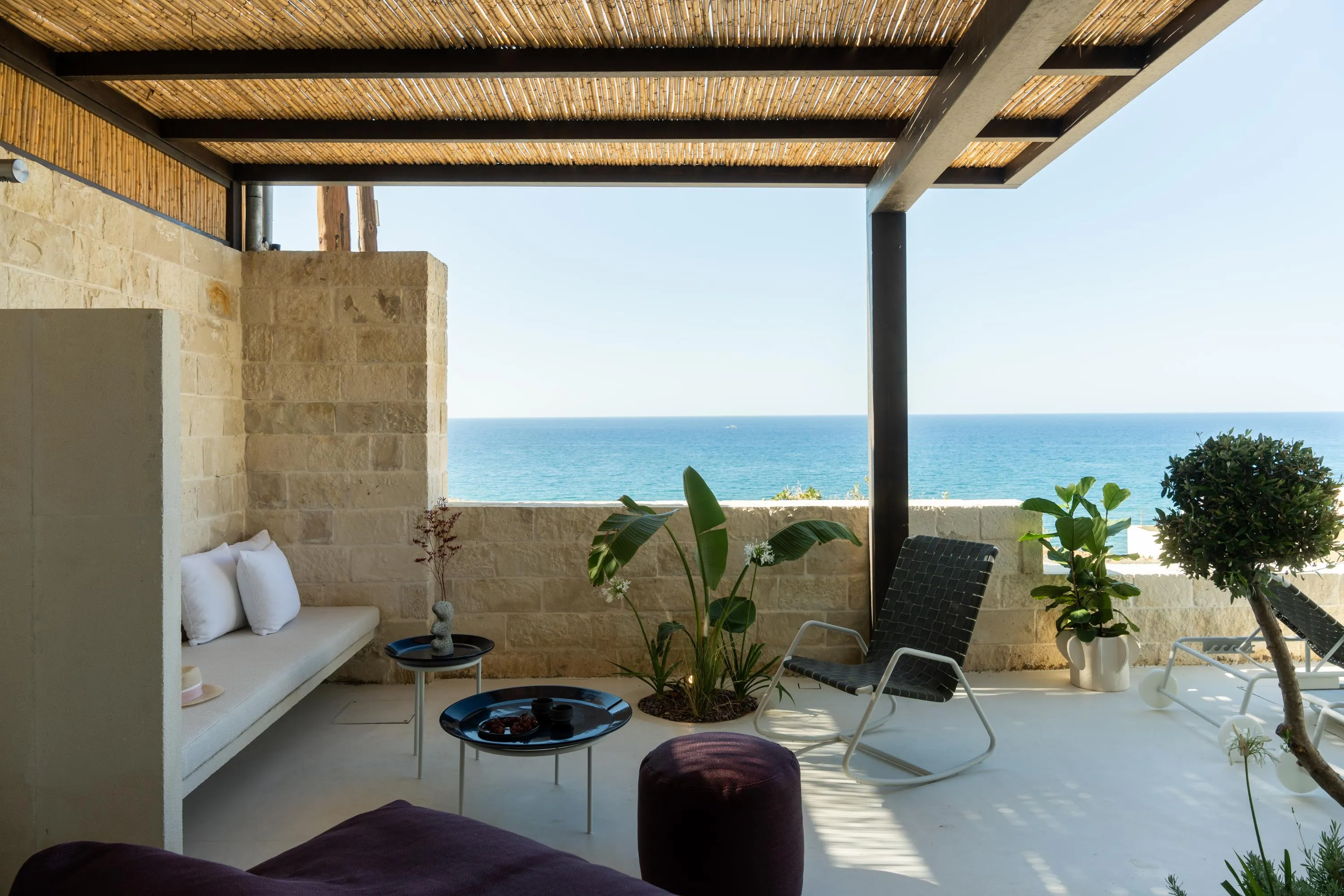 Perfectly positioned on an elevated vantage point in Rethymno, just moments from the beach and charming local restaurants, My Cave Blue offers the ultimate holiday escape.