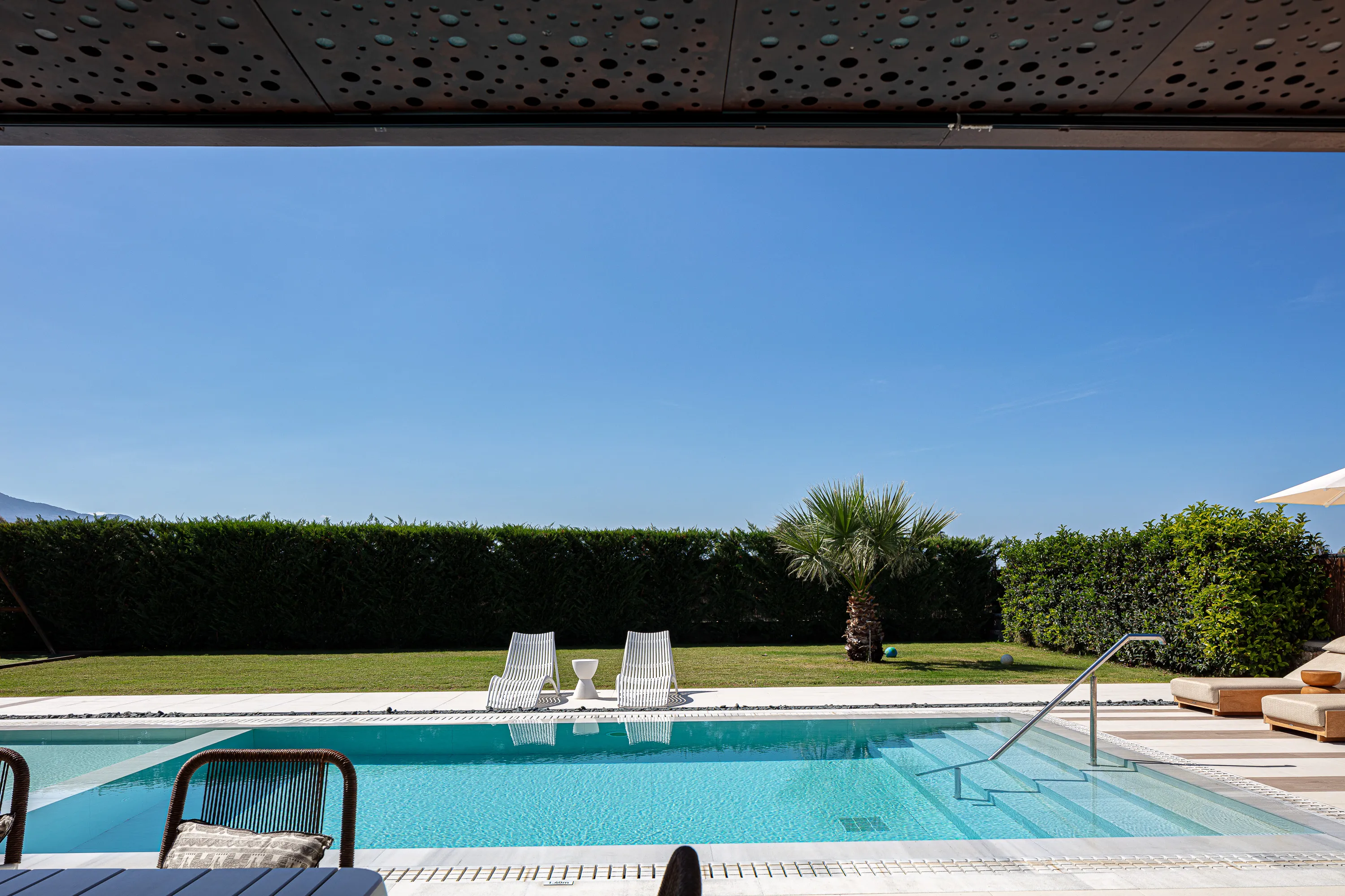 Ideal location, walking distance to the beach!