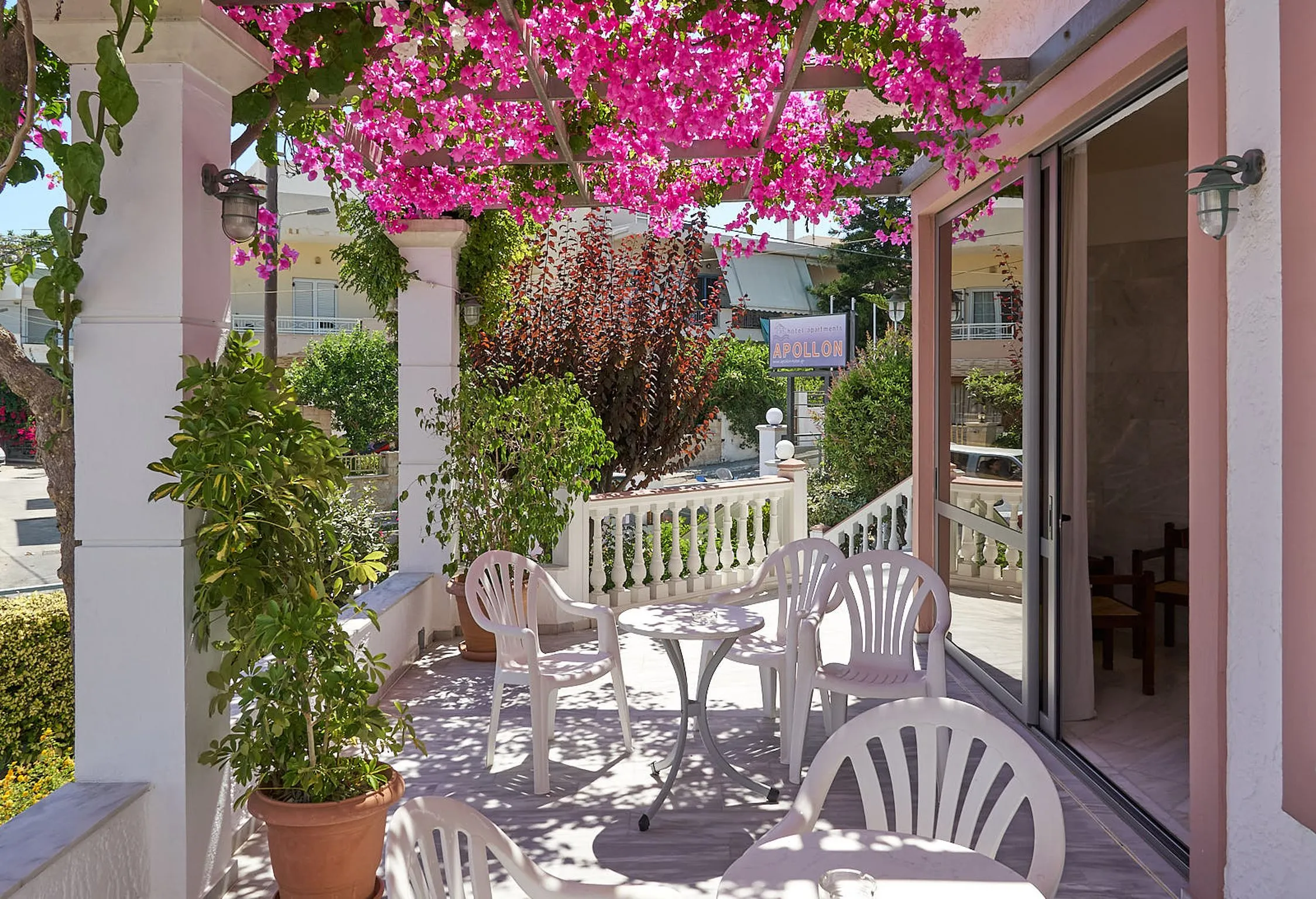 Apollon Hotel Apartments - 4