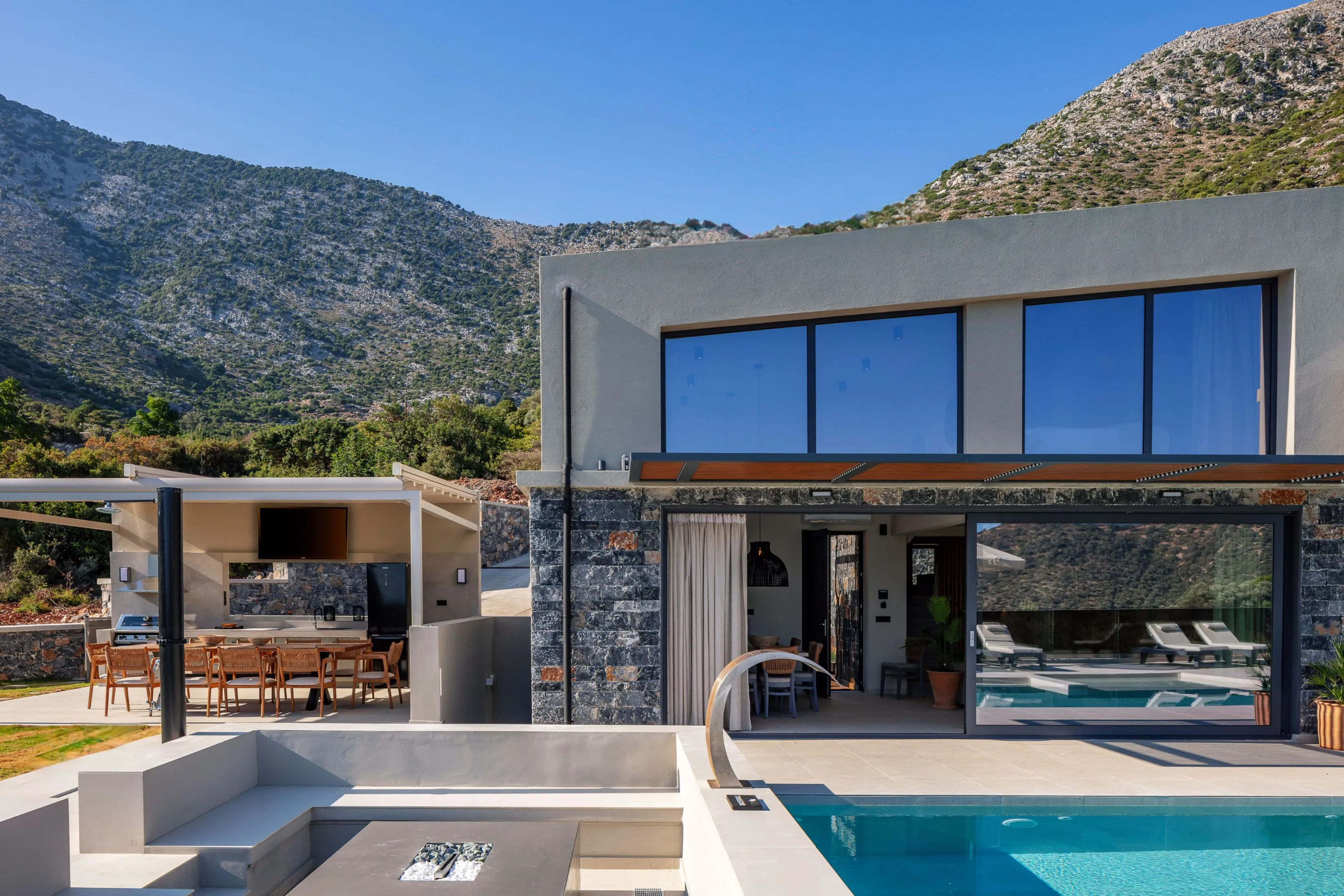 Troia Villa III, features 4 ensuite bedrooms