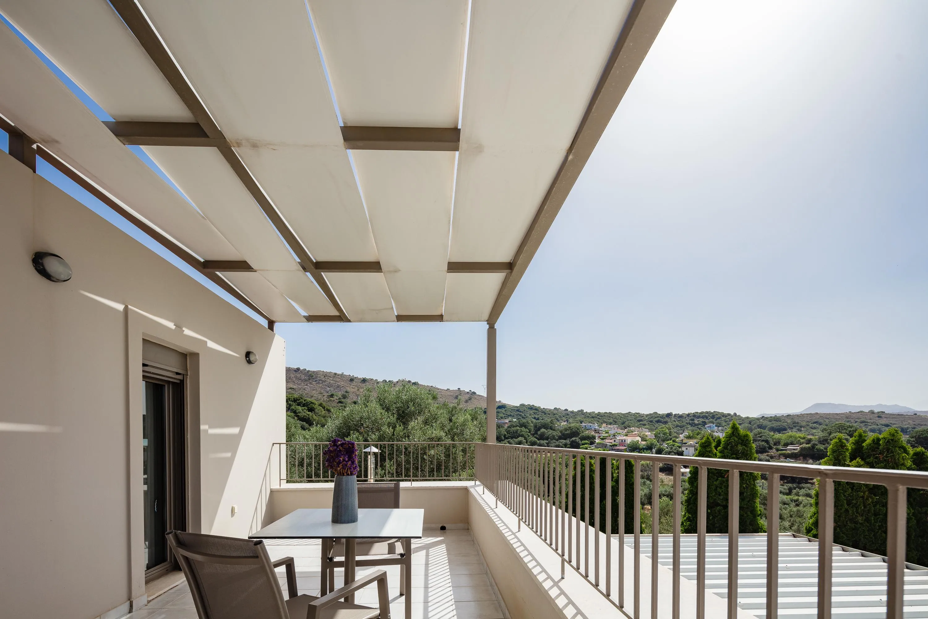 Private balcony to admire the mesmerizing views of the natural landscape