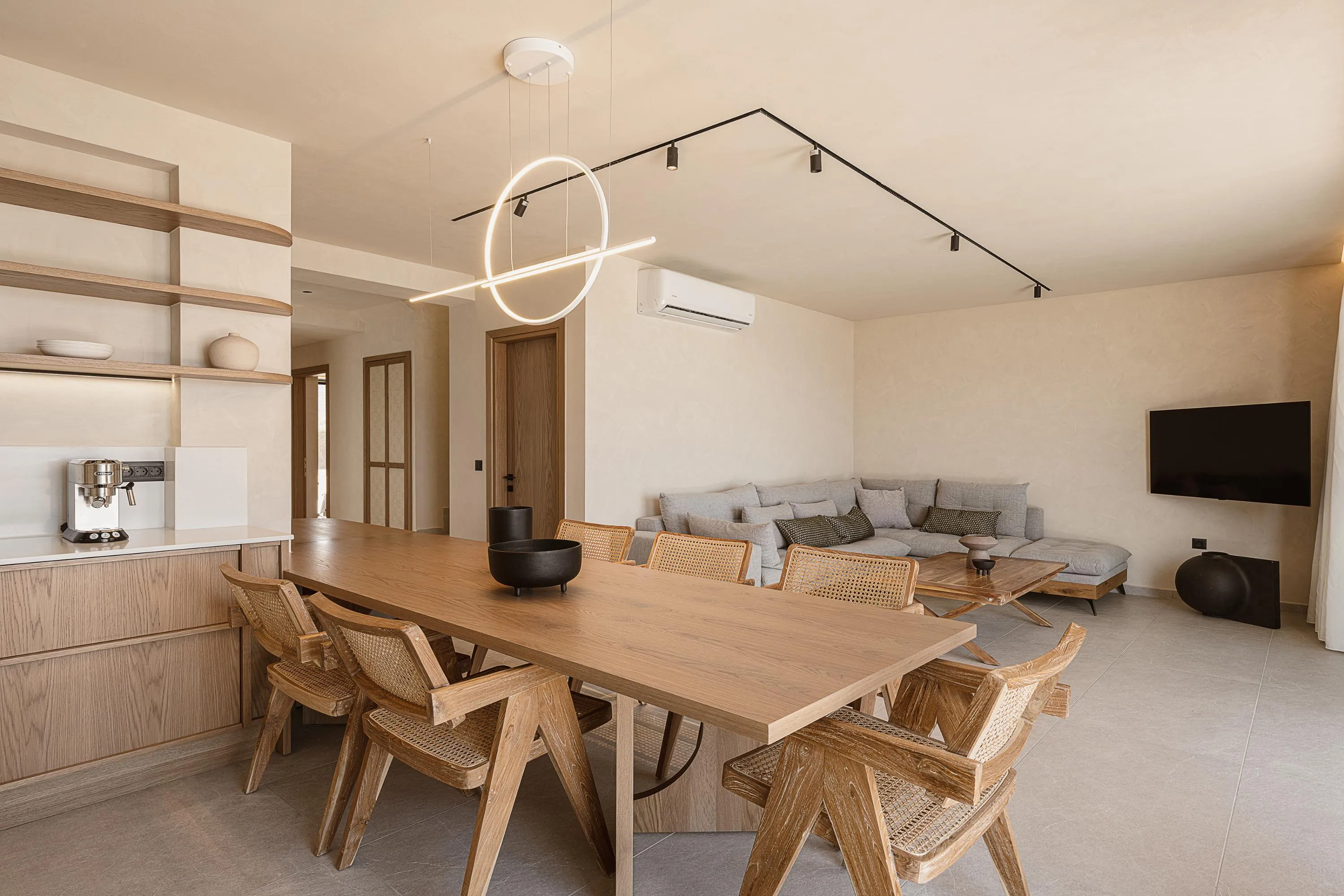 Dining table comfortably seating up to 6 guests