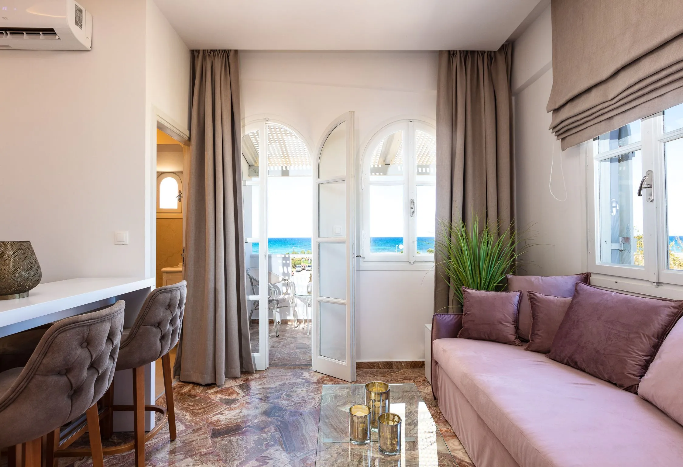 Pinelopi Beach Suites - 4