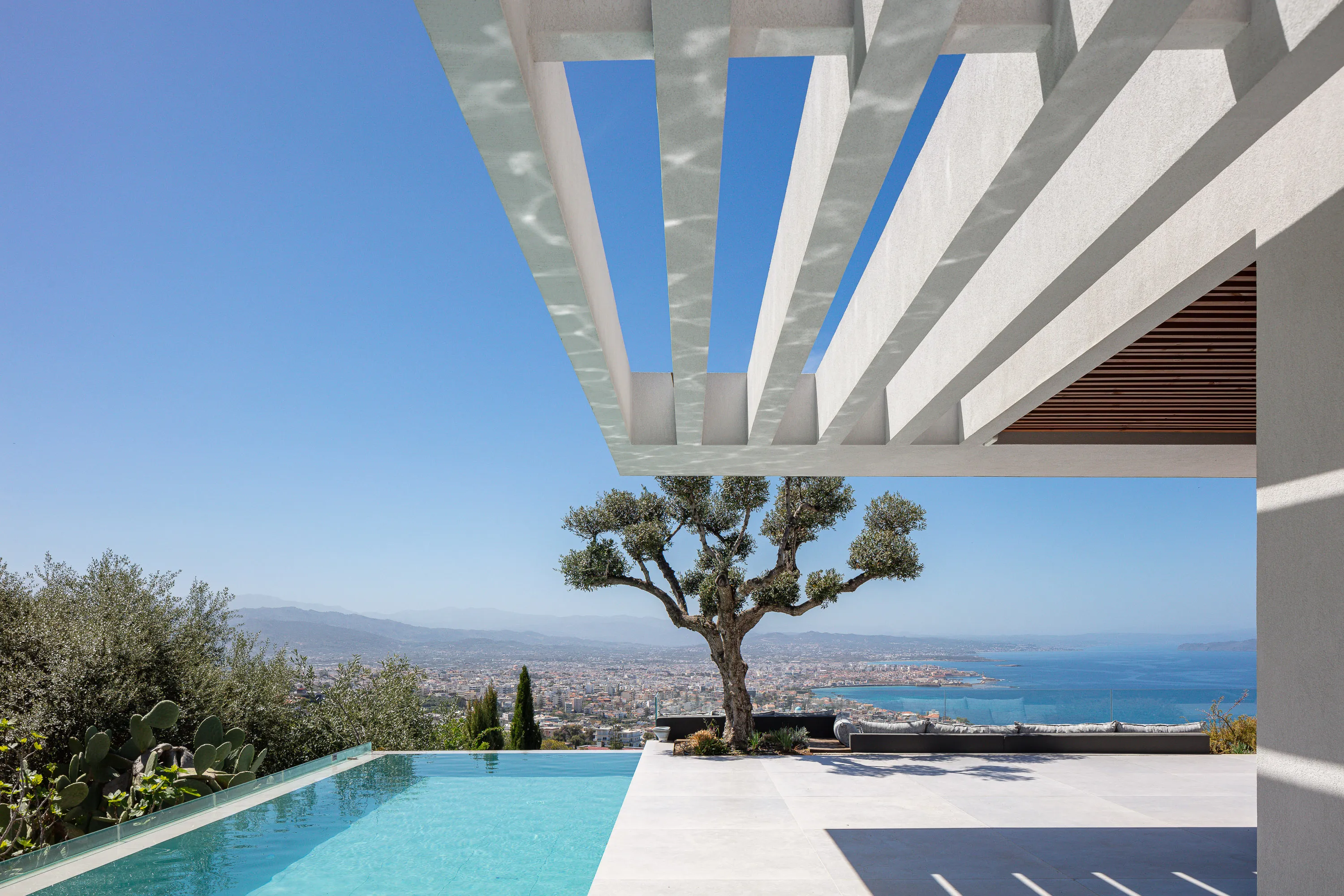 This pool can be heated, for your entire stay upon request