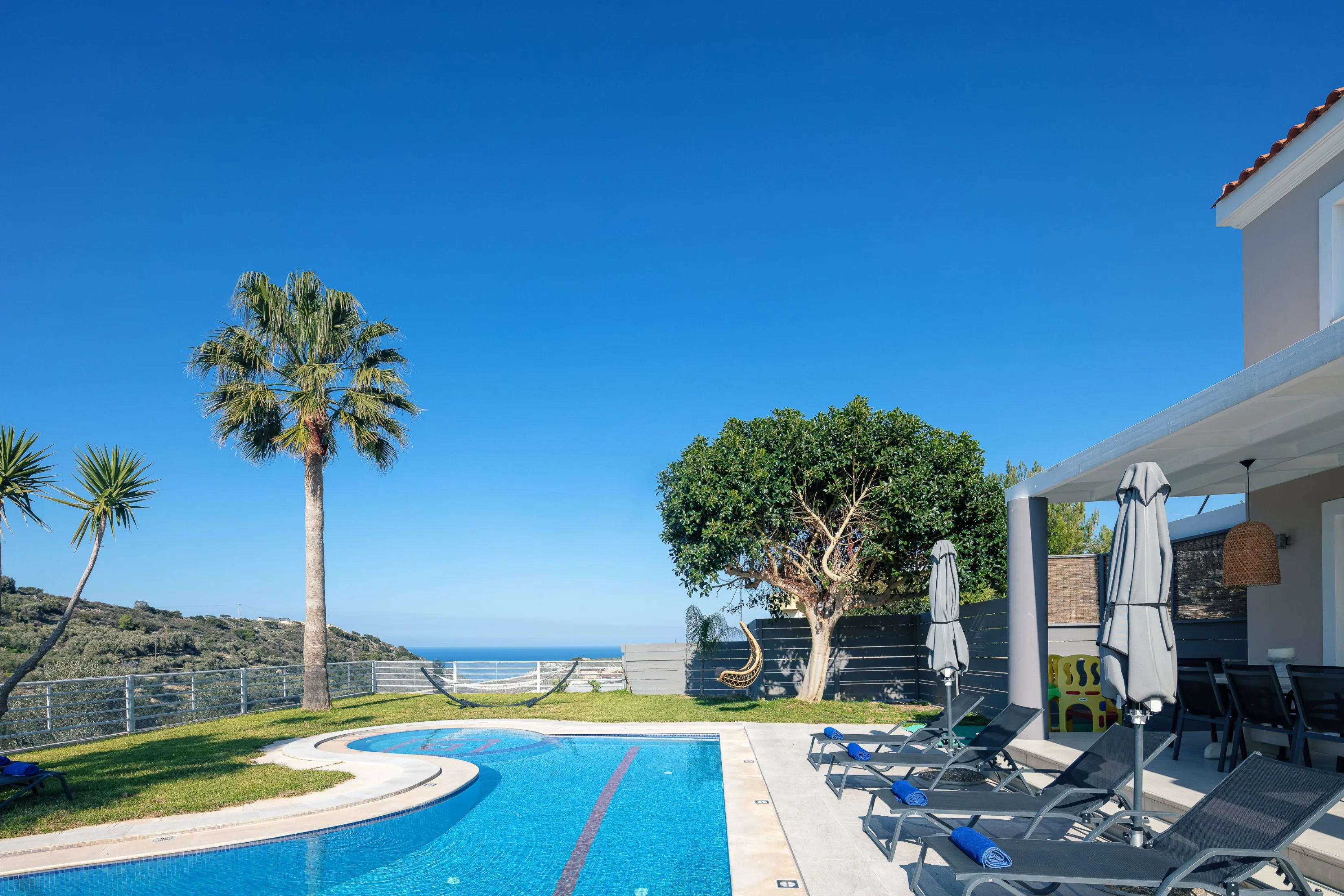 Akira Villa features 4 bedrooms and can comfortably accommodate up to 8 guests and up to 10 if necessary.