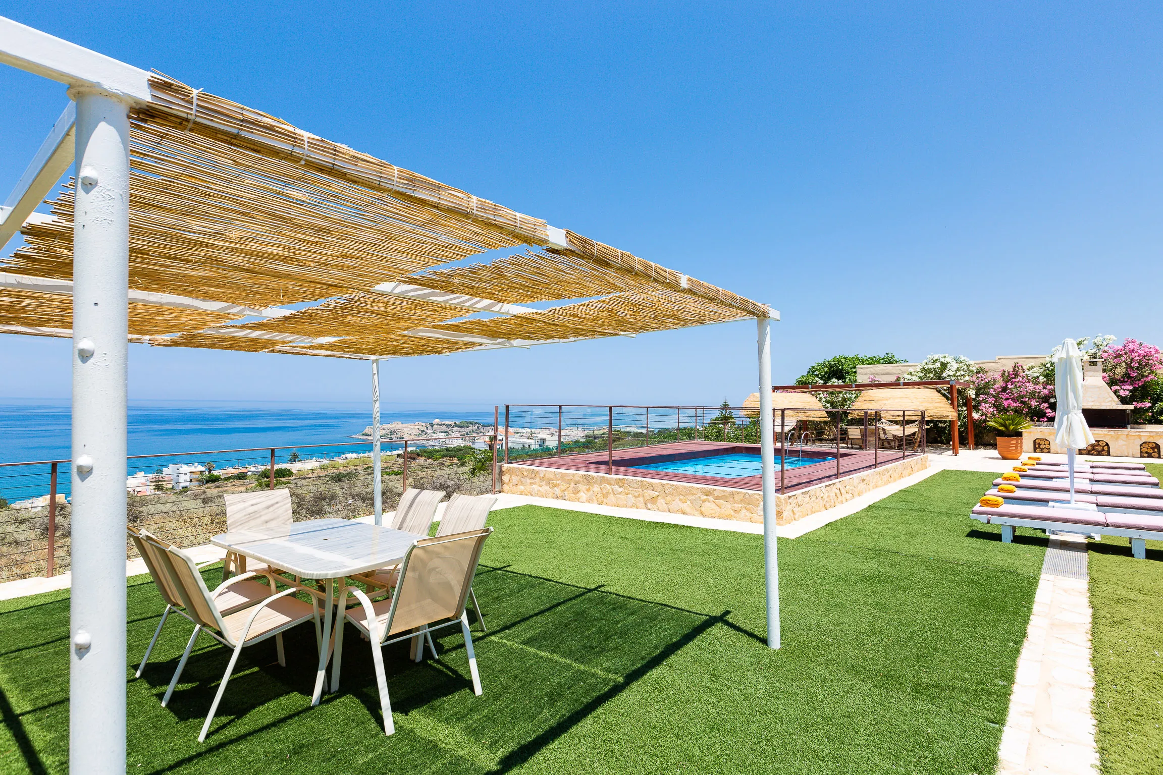 The outdoor area provides ample space for all guests