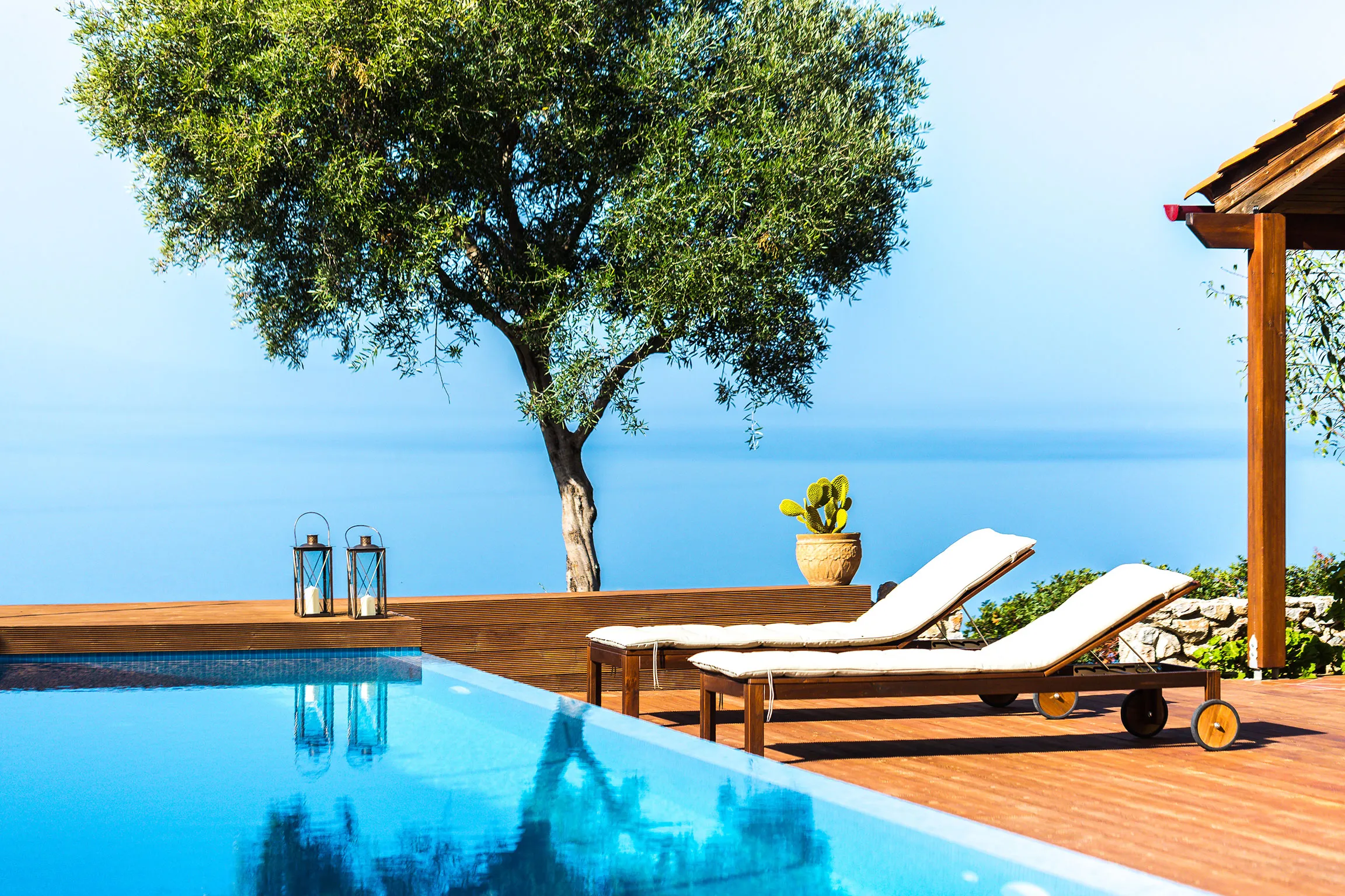 luxuriate Unique "blue" views of the Cretan sea