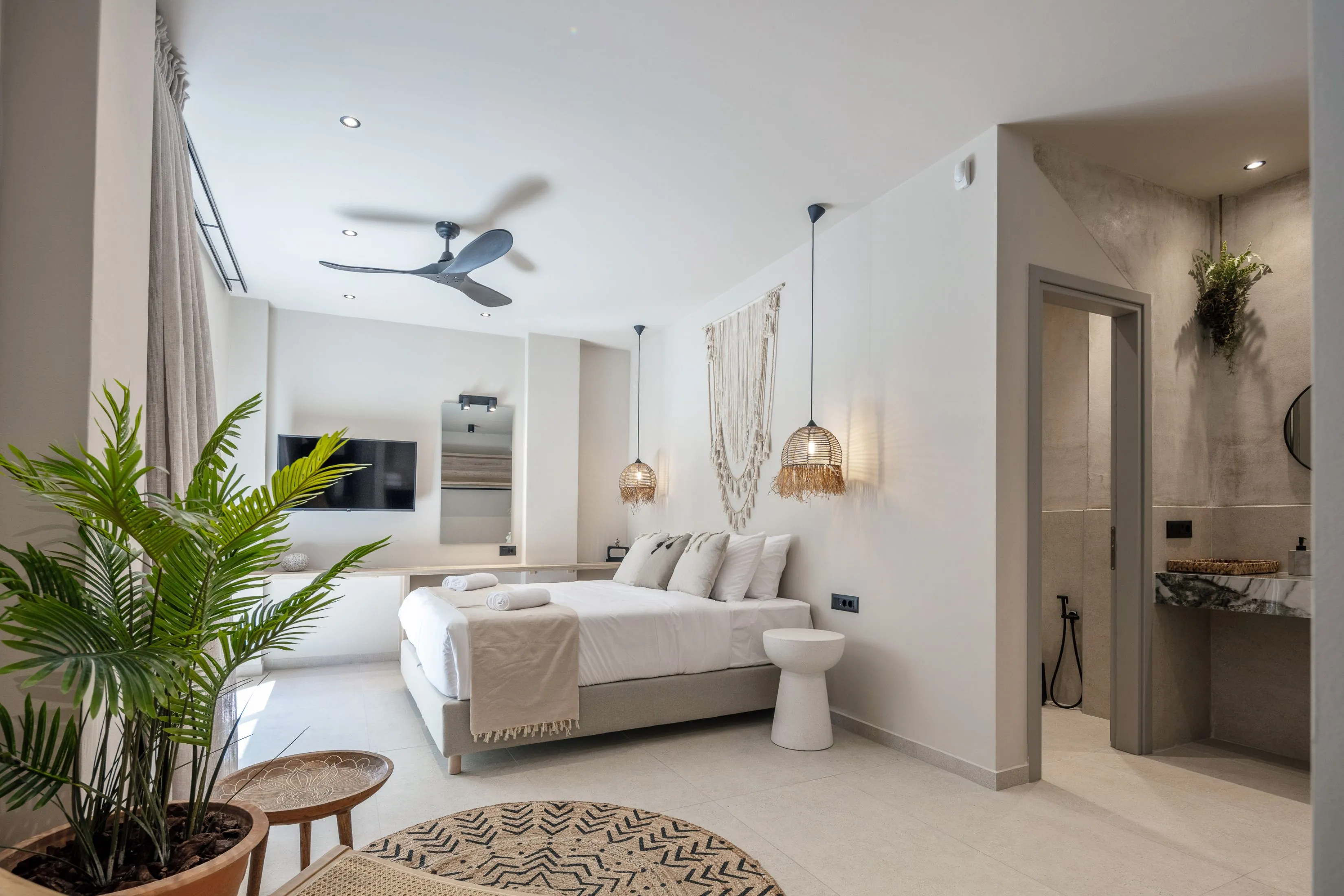Bedroom with 2 single beds, which can be joined together upon request